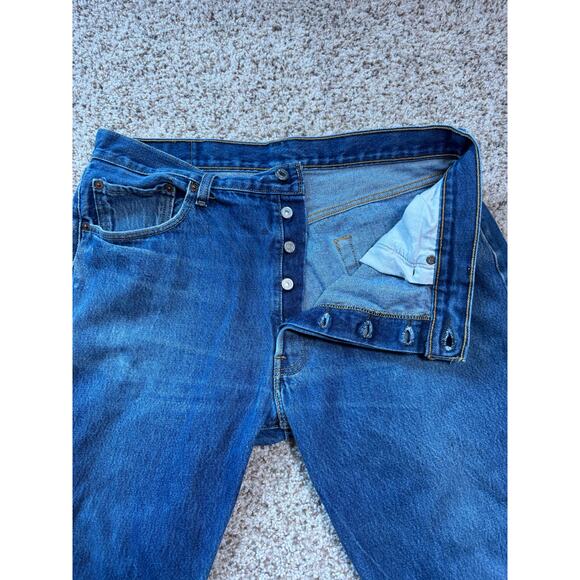 LEVI'S Men's Jeans/Pants Levi's 501, Button Fly size Men's 36X32, straight leg - Picture 4 of 10